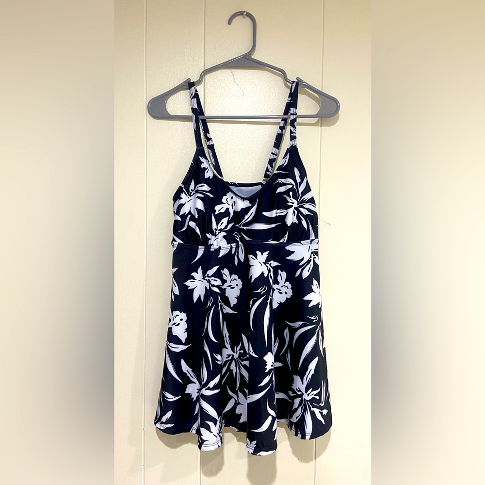 Woman’s Tankini Two-Piece Bathing Suit - Picture 3 of 9